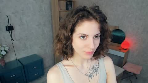 Mia online show from May 25, 6:08 am