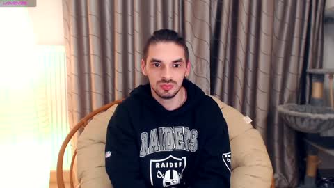 Snapshot of secret_sir chatting on December 17, 10:22 pm Dean Carter online show from December 17, 10:22 pm