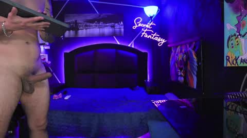 Kiki and Max online show from December 24, 10:39 pm