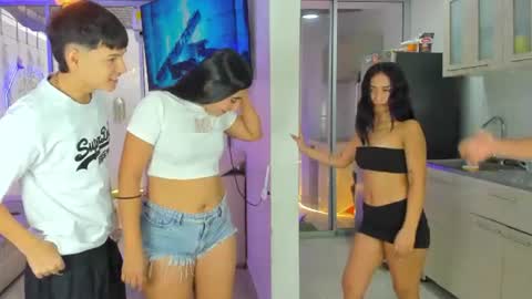 Snapshot of secrethause71605 chatting on June 16, 9:28 pm NIKOL online show from June 16, 9:28 pm