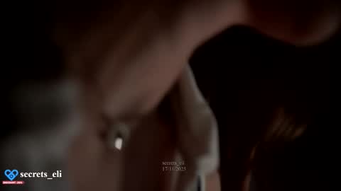 Snapshot of secrets_eli chatting on November 17, 4:35 pm Eliz online show from November 17, 4:35 pm