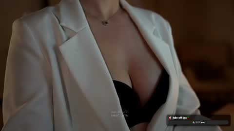 Snapshot of secrets_eli chatting on July 9, 8:35 pm Eliz online show from July 9, 8:35 pm
