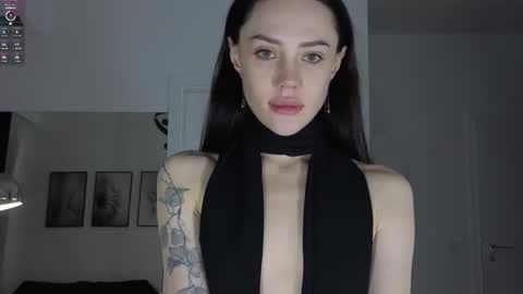 Sara online show from November 1, 9:39 pm