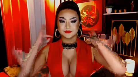 Snapshot of seducinglinda chatting on June 8, 2:39 pm seducinglinda online show from June 8, 2:39 pm