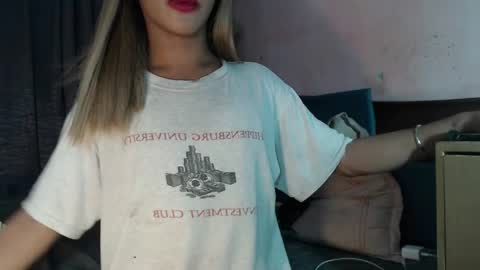 Snapshot of seductive_levie69 chatting on March 25, 11:05 am seductive_levie69 online show from March 25, 11:05 am