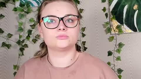 seductive_she_wolf online show from October 18, 7:03 pm