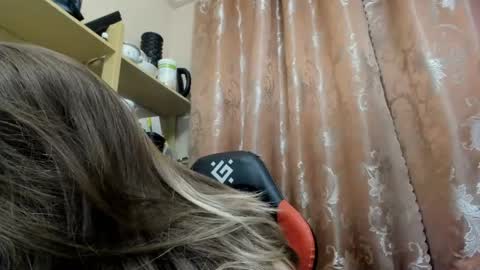 seductive_she_wolf online show from April 30, 7:31 pm