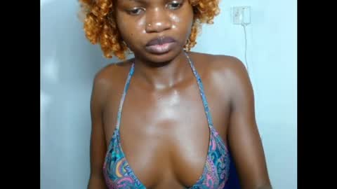 seductive_sugar247 online show from April 24, 3:53 am