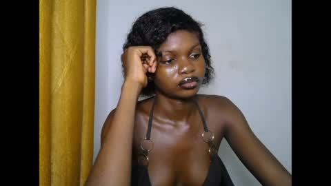 seductive_sugar247 online show from May 6, 5:25 am