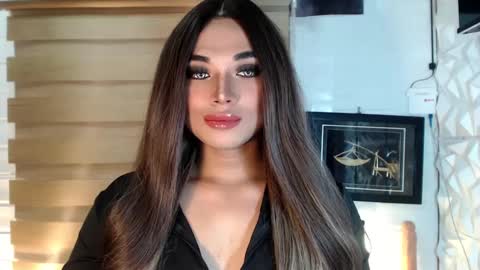 Snapshot of seductivedeluxe69 chatting on March 4, 6:58 am Deluxe online show from March 4, 6:58 am