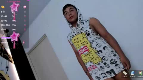 Snapshot of seductivo_jr chatting on February 2, 9:51 am seductivo online show from February 2, 9:51 am