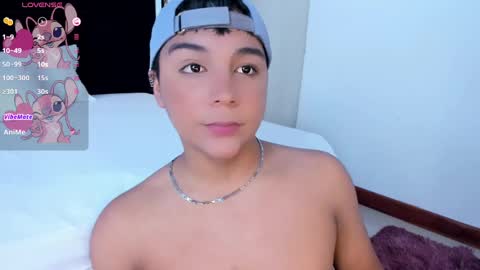 Snapshot of seductivo_jr chatting on February 12, 4:23 am seductivo online show from February 12, 4:23 am