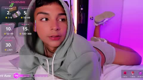 Snapshot of seductivo_jr chatting on November 6, 10:32 pm seductivo online show from November 6, 10:32 pm