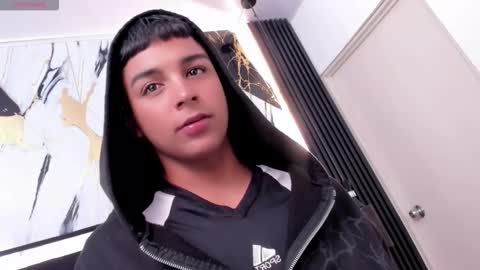 Snapshot of seductivo_jr chatting on December 5, 4:32 am seductivo online show from December 5, 4:32 am