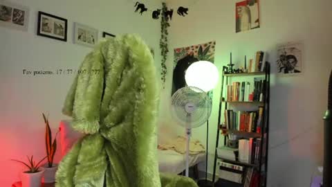 Snapshot of segismunda chatting on June 22, 11:57 pm Luciana online show from June 22, 11:57 pm