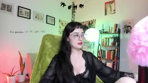 Snapshot of segismunda chatting on June 24, 10:53 pm Luciana online show from June 24, 10:53 pm