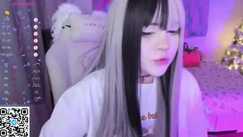 Selena  online show from December 16, 7:13 am