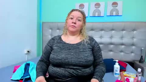 Selena online show from February 20, 2:40 am