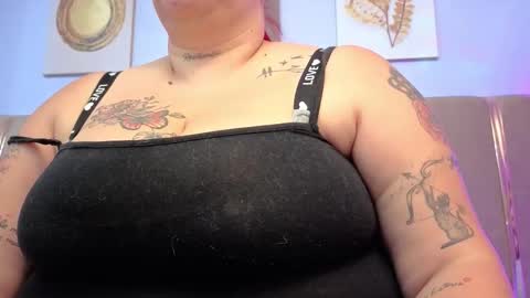 Selena online show from October 9, 11:19 am