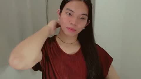 Snapshot of selena_fuckdoll chatting on December 17, 6:13 am Selena online show from December 17, 6:13 am