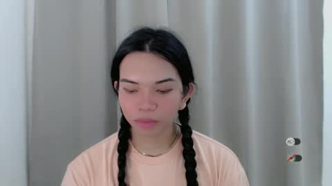 Snapshot of selena_fuckdoll chatting on December 22, 4:39 am Selena online show from December 22, 4:39 am