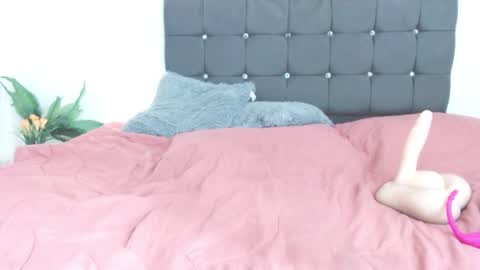 Selena online show from February 3, 6:39 pm