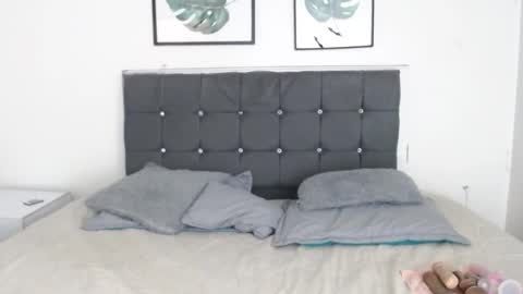 Selena online show from December 18, 3:40 pm