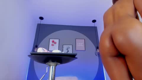 Snapshot of selena_monroy chatting on October 13, 11:32 am Selena online show from October 13, 11:32 am