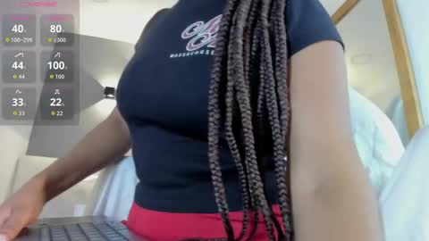 Snapshot of selena_monroy chatting on November 22, 10:58 am Selena online show from November 22, 10:58 am