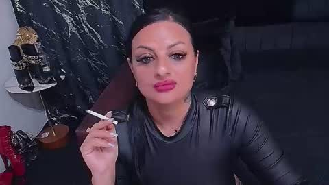Snapshot of selena_vixen chatting on June 29, 10:15 am Selene online show from June 29, 10:15 am