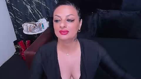 Snapshot of selena_vixen chatting on July 30, 5:06 am Selene online show from July 30, 5:06 am