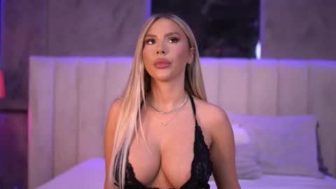 Selena online show from January 9, 9:56 am