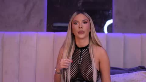 Selena online show from January 10, 11:34 am