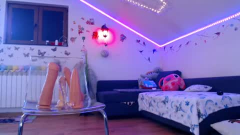Snapshot of selenabee1 chatting on July 2, 9:37 am Selena online show from July 2, 9:37 am