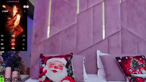 Snapshot of selenadaze chatting on December 16, 5:34 am Selena online show from December 16, 5:34 am