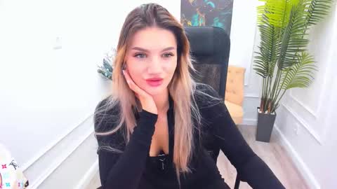 Snapshot of selenaemoore chatting on September 29, 7:40 pm selenaemoore online show from September 29, 7:40 pm