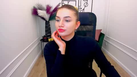 Snapshot of selenaemoore chatting on November 6, 4:13 am selenaemoore online show from November 6, 4:13 am