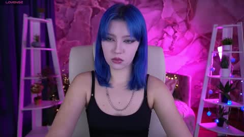 selenairis online show from January 7, 9:39 pm