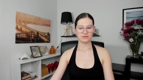 s e l e n a online show from May 14, 5:36 am