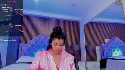 selenastonne online show from October 1, 8:26 pm