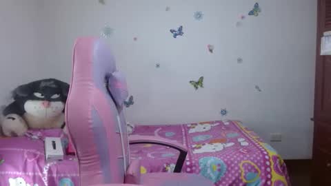 Snapshot of selene_mixx chatting on May 26, 9:11 pm selene_mixx online show from May 26, 9:11 pm