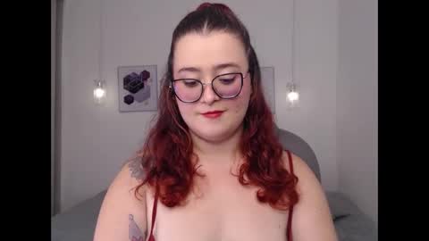 selene_rouse_ online show from May 7, 11:32 pm