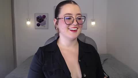 selene_rouse_ online show from May 13, 12:19 am