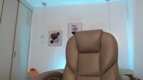 selene_rouse_ online show from June 13, 12:08 am