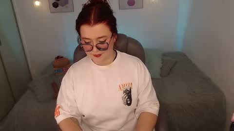 selene_rouse_ online show from June 20, 10:56 pm
