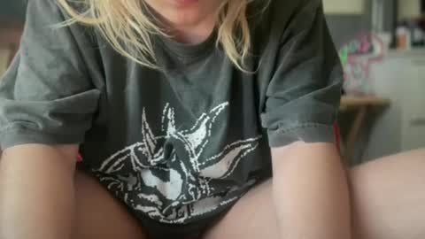 Snapshot of selenebaby chatting on February 26, 5:07 pm Selene online show from February 26, 5:07 pm