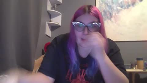 Snapshot of selenebaby chatting on December 19, 11:23 pm Selene online show from December 19, 11:23 pm