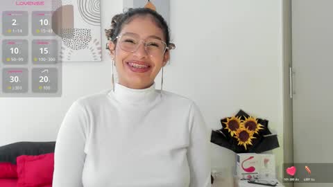 Snapshot of seleneclark_ chatting on October 27, 7:51 pm Sele online show from October 27, 7:51 pm