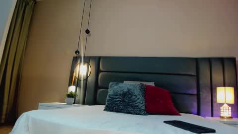 Selene Lujan online show from October 1, 11:49 am