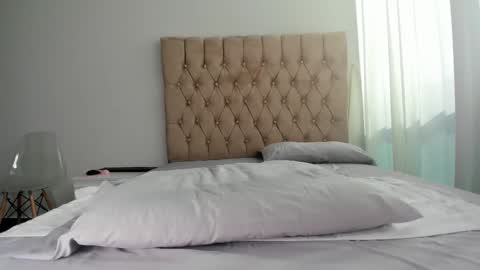 Snapshot of selenemakris chatting on September 15, 1:11 pm Selene online show from September 15, 1:11 pm